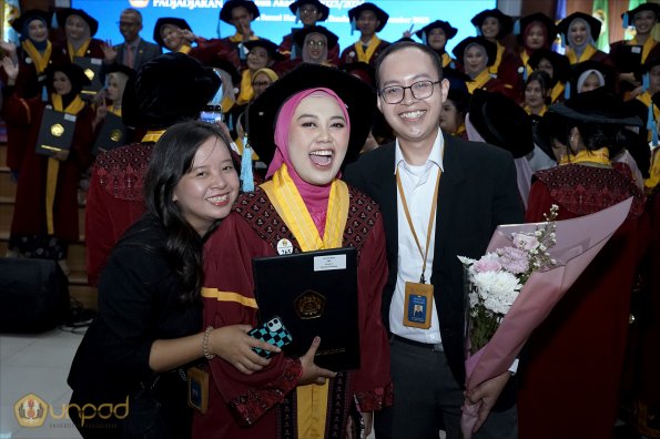 LIPUTAN WISUDA UNPAD GOL 1 TA 2023-2024 SESI VIII (91)