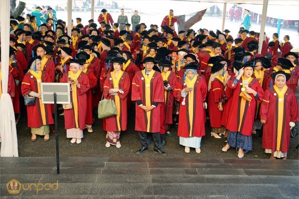 LIPUTAN WISUDA UNPAD GEL I TA 2024-2025 SESI II (100)