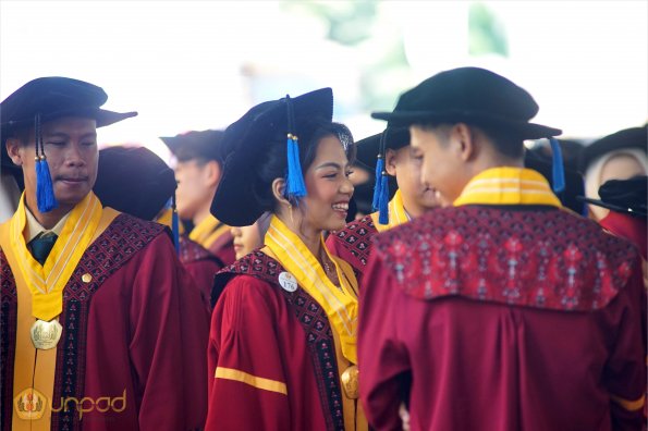 LIPUTAN WISUDA UNPAD GEL I TA 2024-2025 SESI II (103)