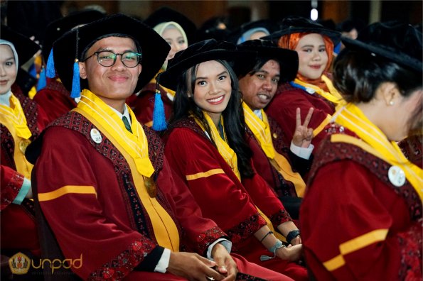 LIPUTAN WISUDA UNPAD GEL I TA 2024-2025 SESI II (153)