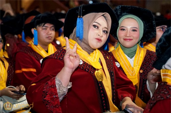 LIPUTAN WISUDA UNPAD GEL I TA 2024-2025 SESI II (157)