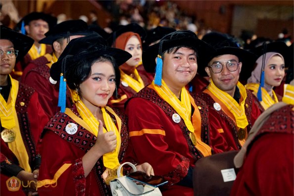 LIPUTAN WISUDA UNPAD GEL I TA 2024-2025 SESI II (158)