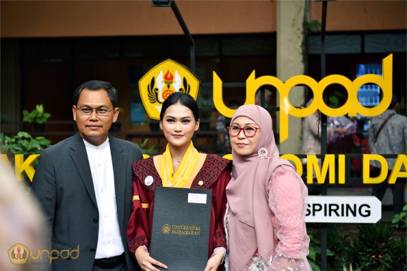 LIPUTAN WISUDA UNPAD GEL I TA 2024-2025 SESI II (21)