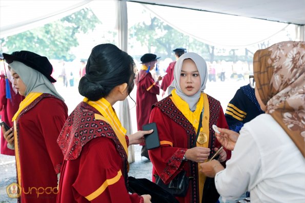 LIPUTAN WISUDA UNPAD GEL I TA 2024-2025 SESI II (71)