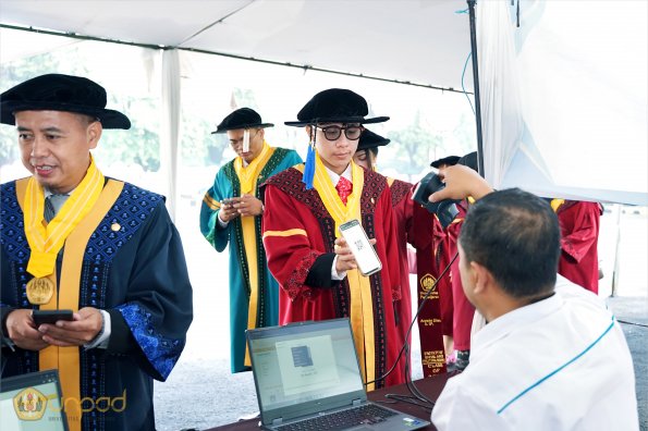 LIPUTAN WISUDA UNPAD GEL I TA 2024-2025 SESI II (73)