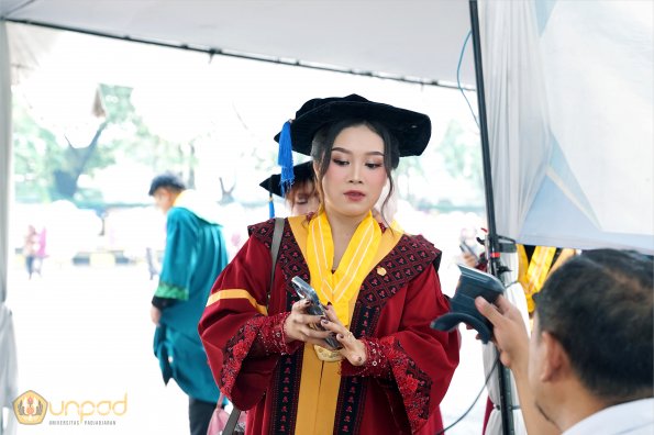 LIPUTAN WISUDA UNPAD GEL I TA 2024-2025 SESI II (75)