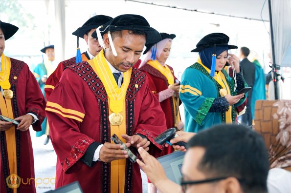 LIPUTAN WISUDA UNPAD GEL I TA 2024-2025 SESI II (80)