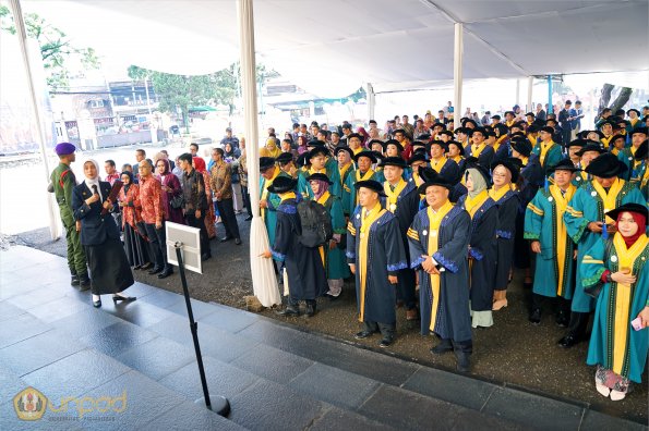 LIPUTAN WISUDA UNPAD GEL I TA 2024-2025 SESI II (98)