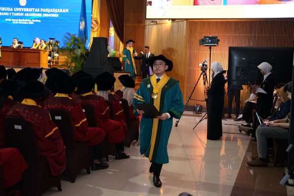 LIPUTAN WISUDA UNPAD GEL I TA 2024-2025 SESI III  (111)