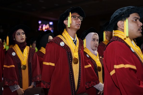 LIPUTAN WISUDA UNPAD GEL I TA 2024-2025 SESI III  (125)