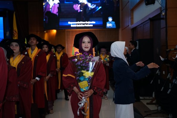 LIPUTAN WISUDA UNPAD GEL I TA 2024-2025 SESI III  (126)