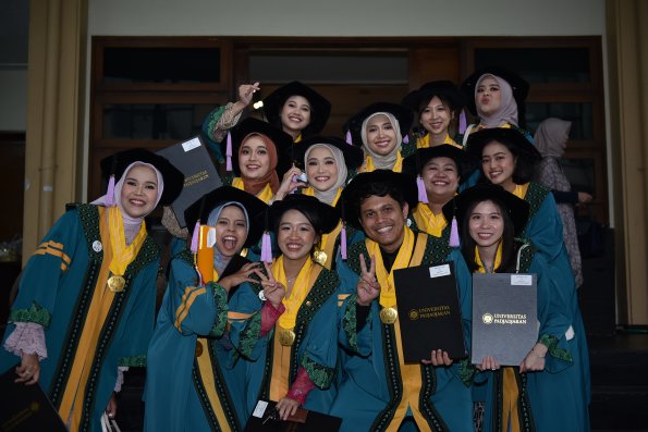 LIPUTAN WISUDA UNPAD GEL I TA 2024-2025 SESI III  (13)