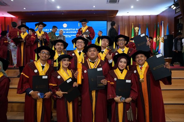 LIPUTAN WISUDA UNPAD GEL I TA 2024-2025 SESI III  (135)