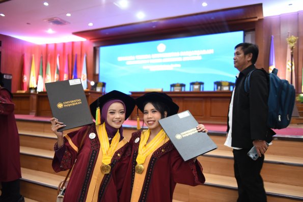 LIPUTAN WISUDA UNPAD GEL I TA 2024-2025 SESI III  (38)