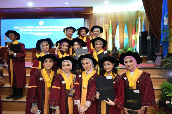 LIPUTAN WISUDA UNPAD GEL I TA 2024-2025 SESI III  (39)