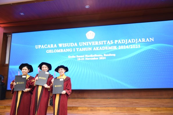 LIPUTAN WISUDA UNPAD GEL I TA 2024-2025 SESI III  (41)