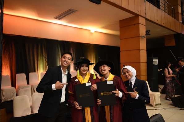 LIPUTAN WISUDA UNPAD GEL I TA 2024-2025 SESI III  (43)