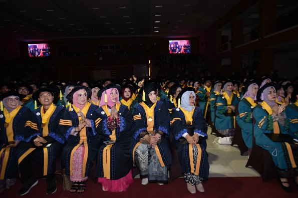 LIPUTAN WISUDA UNPAD GEL I TA 2024-2025 SESI III  (9)