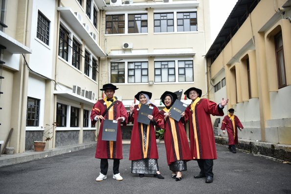 LIPUTAN WISUDA UNPAD GEL I TA 2024-2025 SESI IV (10)