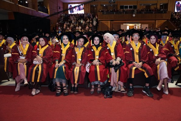 LIPUTAN WISUDA UNPAD GEL I TA 2024-2025 SESI IV (105)