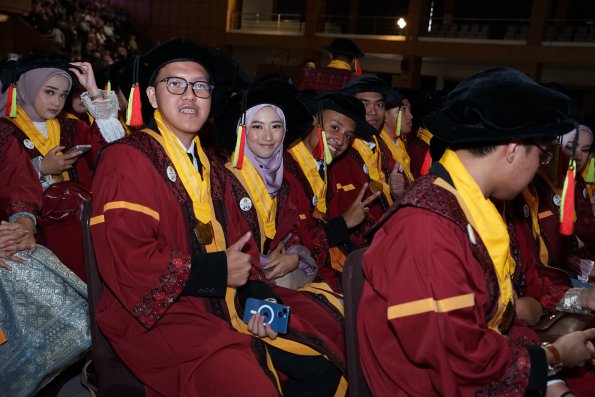 LIPUTAN WISUDA UNPAD GEL I TA 2024-2025 SESI IV (107)