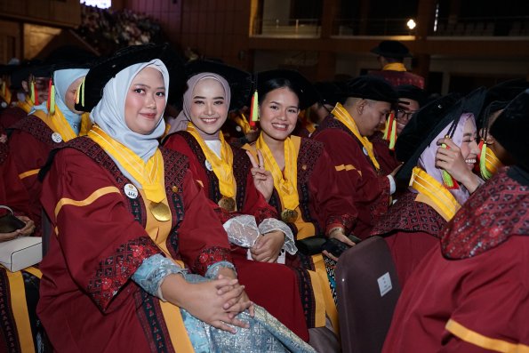 LIPUTAN WISUDA UNPAD GEL I TA 2024-2025 SESI IV (108)