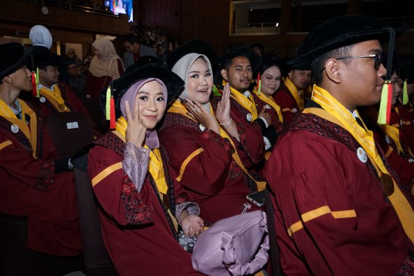 LIPUTAN WISUDA UNPAD GEL I TA 2024-2025 SESI IV (113)