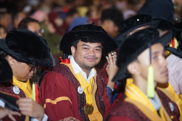 LIPUTAN WISUDA UNPAD GEL I TA 2024-2025 SESI IV (115)