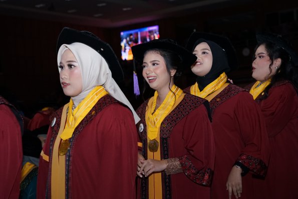 LIPUTAN WISUDA UNPAD GEL I TA 2024-2025 SESI IV (119)