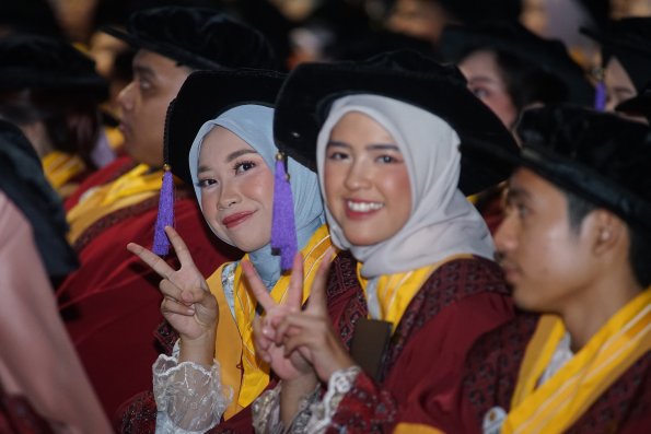 LIPUTAN WISUDA UNPAD GEL I TA 2024-2025 SESI IV (121)