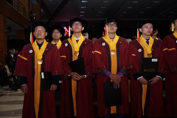 LIPUTAN WISUDA UNPAD GEL I TA 2024-2025 SESI IV (127)