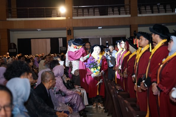 LIPUTAN WISUDA UNPAD GEL I TA 2024-2025 SESI IV (128)