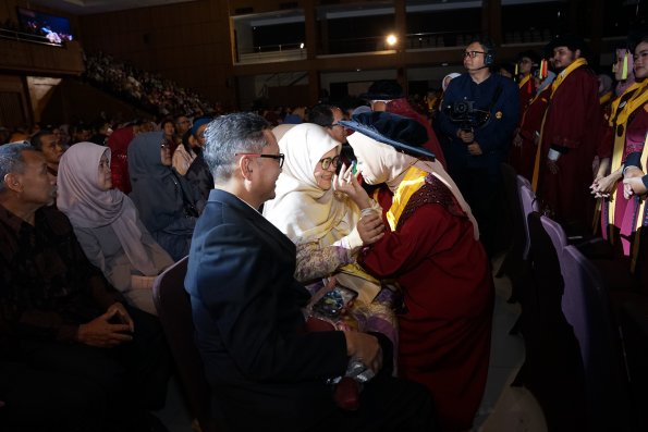 LIPUTAN WISUDA UNPAD GEL I TA 2024-2025 SESI IV (132)