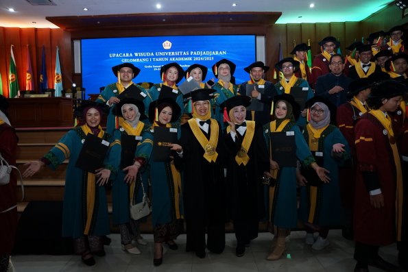 LIPUTAN WISUDA UNPAD GEL I TA 2024-2025 SESI IV (133)