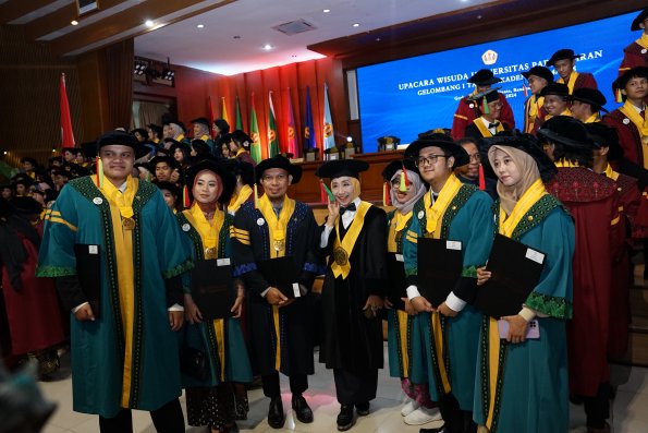 LIPUTAN WISUDA UNPAD GEL I TA 2024-2025 SESI IV (135)