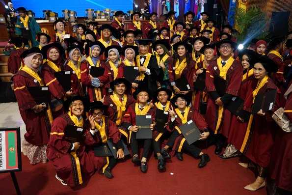 LIPUTAN WISUDA UNPAD GEL I TA 2024-2025 SESI IV (137)