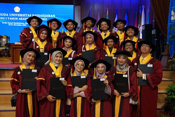 LIPUTAN WISUDA UNPAD GEL I TA 2024-2025 SESI IV (139)