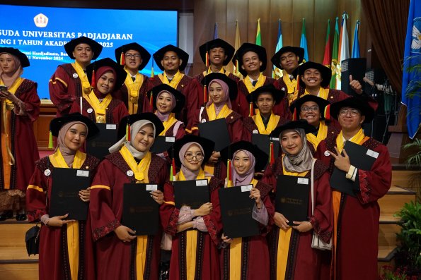 LIPUTAN WISUDA UNPAD GEL I TA 2024-2025 SESI IV (140)
