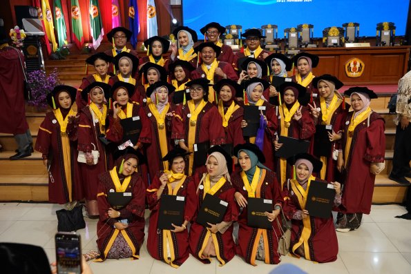 LIPUTAN WISUDA UNPAD GEL I TA 2024-2025 SESI IV (141)