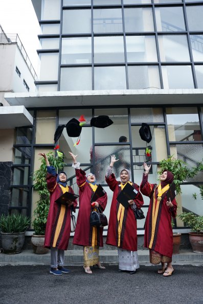 LIPUTAN WISUDA UNPAD GEL I TA 2024-2025 SESI IV (142)