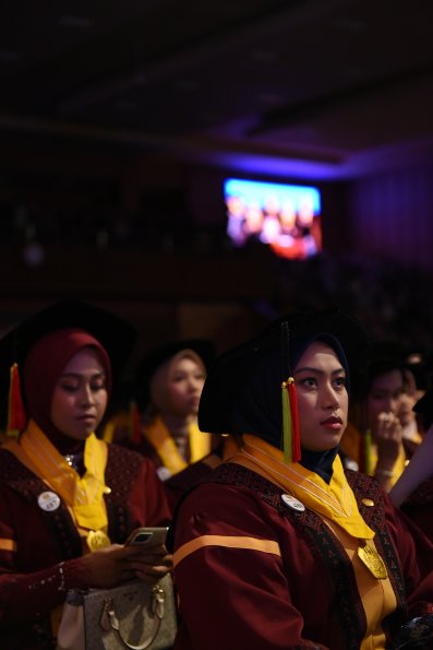 LIPUTAN WISUDA UNPAD GEL I TA 2024-2025 SESI IV (18)