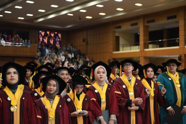 LIPUTAN WISUDA UNPAD GEL I TA 2024-2025 SESI IV (27)
