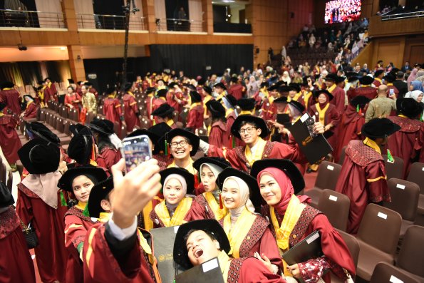 LIPUTAN WISUDA UNPAD GEL I TA 2024-2025 SESI IV (34)
