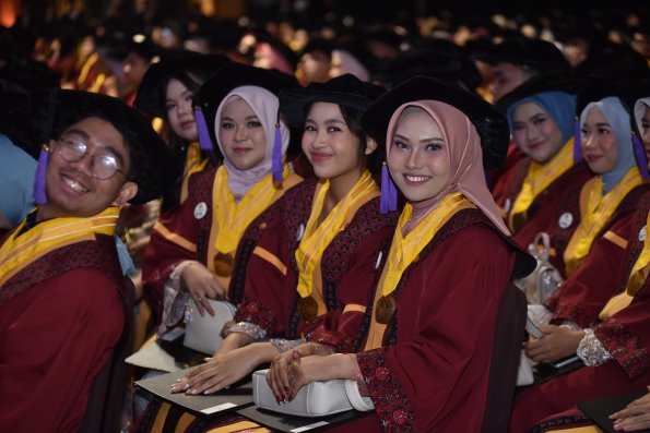 LIPUTAN WISUDA UNPAD GEL I TA 2024-2025 SESI IV (44)