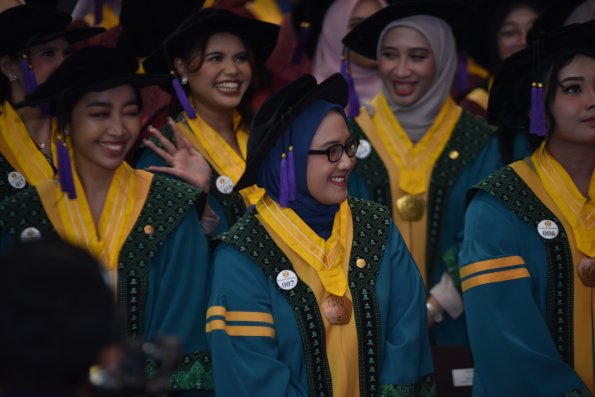 LIPUTAN WISUDA UNPAD GEL I TA 2024-2025 SESI IV (48)
