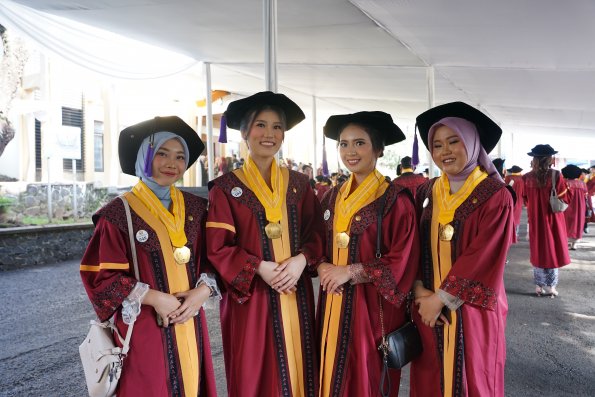 LIPUTAN WISUDA UNPAD GEL I TA 2024-2025 SESI IV (53)