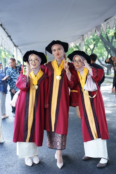 LIPUTAN WISUDA UNPAD GEL I TA 2024-2025 SESI IV (57)