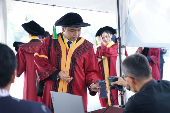 LIPUTAN WISUDA UNPAD GEL I TA 2024-2025 SESI IV (60)
