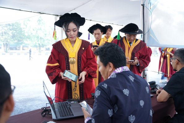 LIPUTAN WISUDA UNPAD GEL I TA 2024-2025 SESI IV (61)