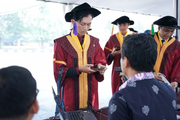 LIPUTAN WISUDA UNPAD GEL I TA 2024-2025 SESI IV (62)